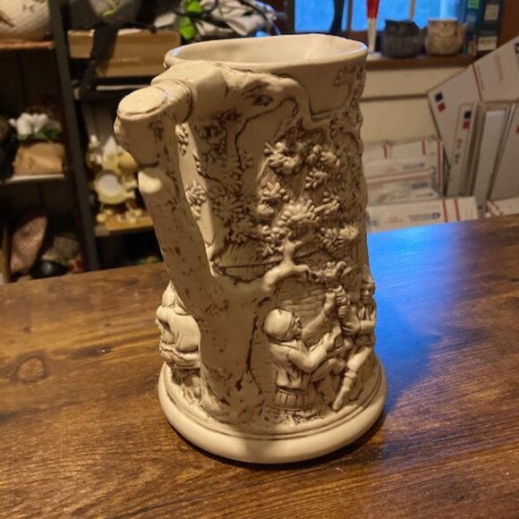 Vintage Atlantic mold ceramic pitcher - Picture 5 of 8